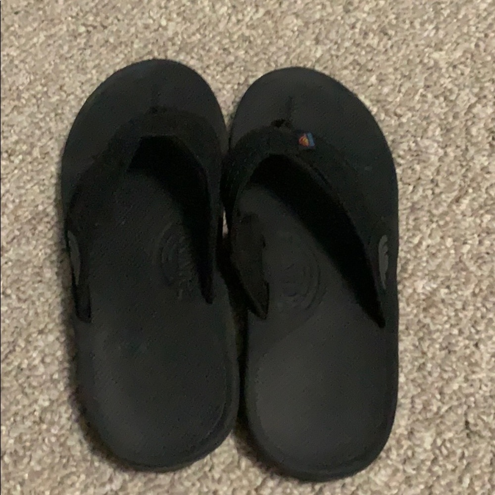 Boys rainbow flip flops